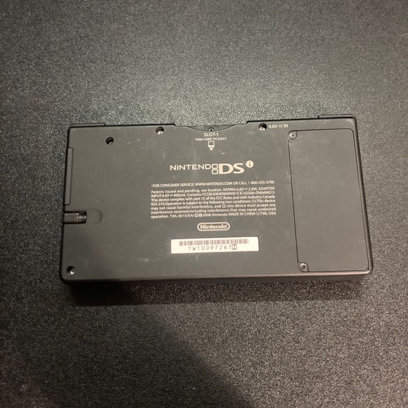 Dsi with case and 4 games - Picture 3 of 15